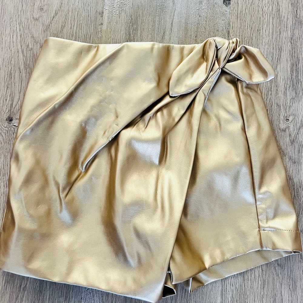 Gold skort